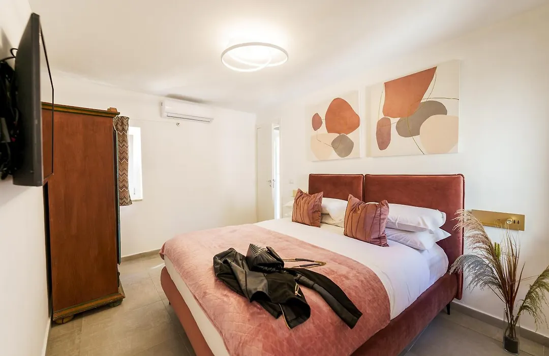 Ortigia Boutique Suites-1